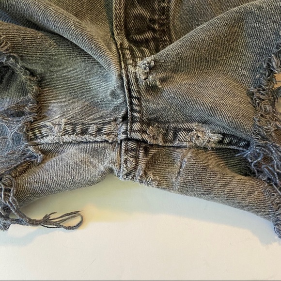 Levi’s Urban Renewal by UO Black Denim Shorts NWT - Picture 5 of 7